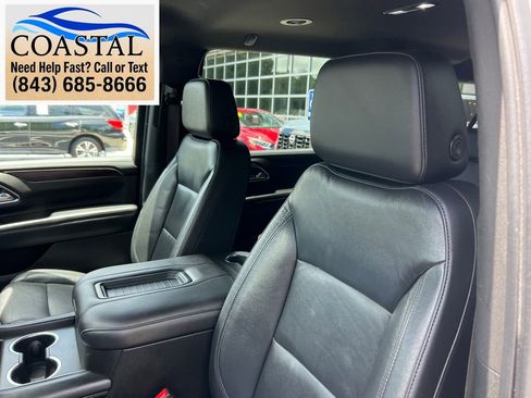 Used 2021 Chevrolet Suburban LT RWD image 11