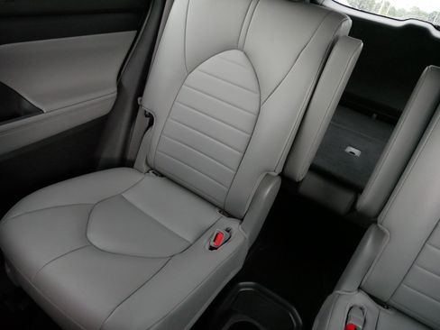 Certified 2026 Toyota Highlander XLE AWD/4WD image 12