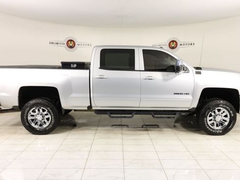 Used 2016 Chevrolet Silverado 2500 LT w/ LT Convenience Package image 2