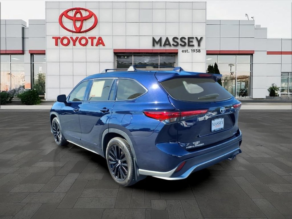 Used 2023 Toyota Highlander XSE AWD/4WD image 5