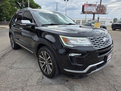Used 2019 Ford Explorer Platinum AWD/4WD image 4