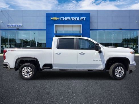 Used 2025 Chevrolet Silverado 2500 LT w/ Convenience Package AWD/4WD image 5