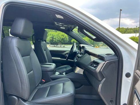 Used 2022 Chevrolet Suburban Z71 w/ Z71 Off-Road Package AWD/4WD image 56