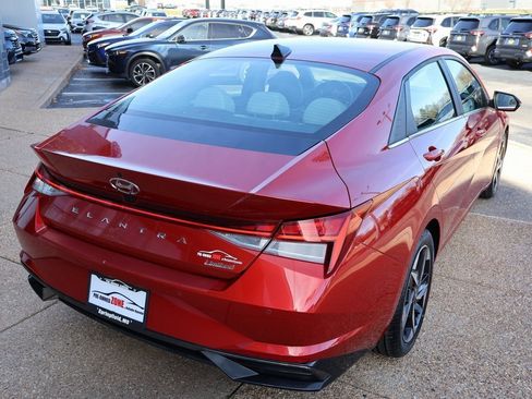 Certified 2022 Hyundai Elantra Limited image 6