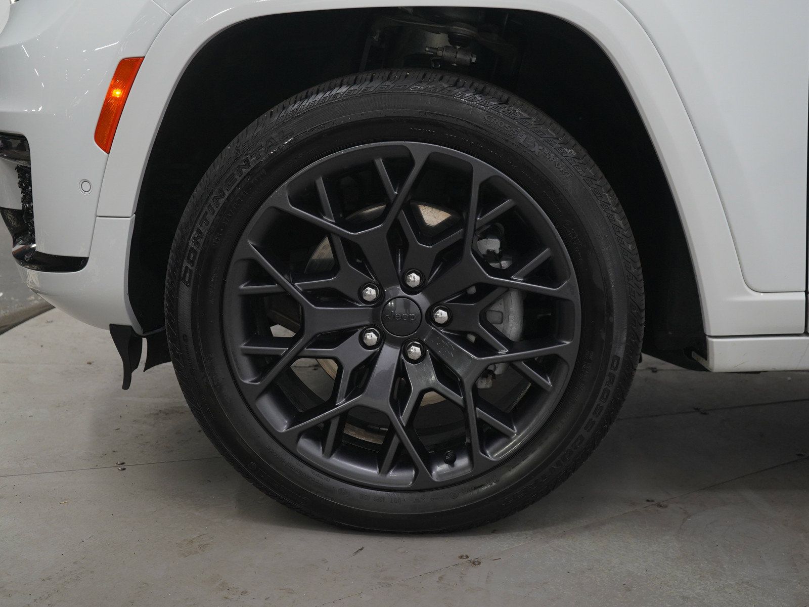 Used 2025 Jeep Grand Cherokee L Summit AWD/4WD image 32