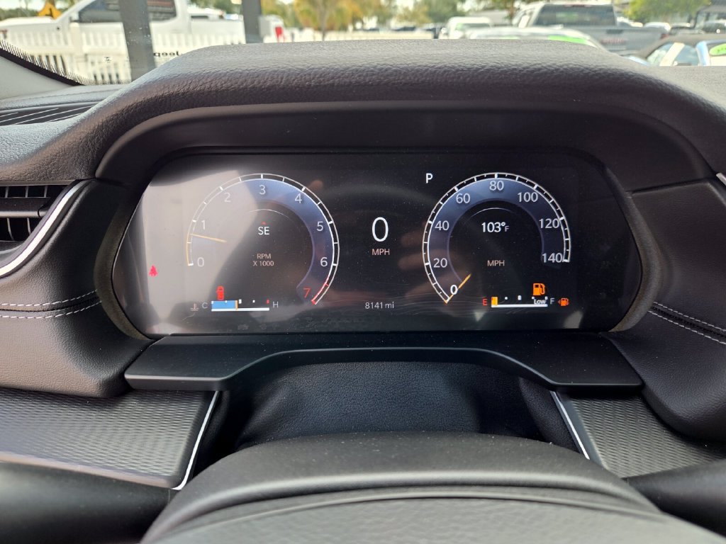 Used 2025 Jeep Grand Cherokee Laredo RWD image 31