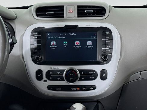 Used 2016 Kia Soul EV FWD image 14