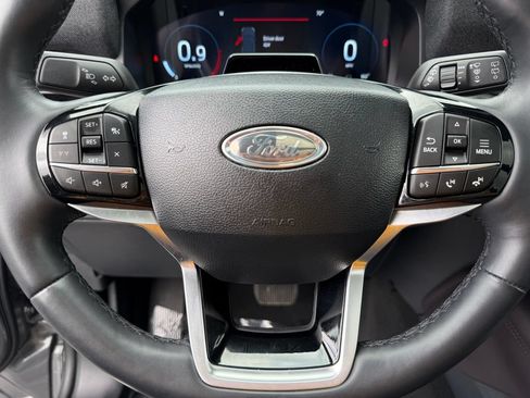 Used 2025 Ford Explorer Platinum w/ LUX Leather Package AWD/4WD image 19