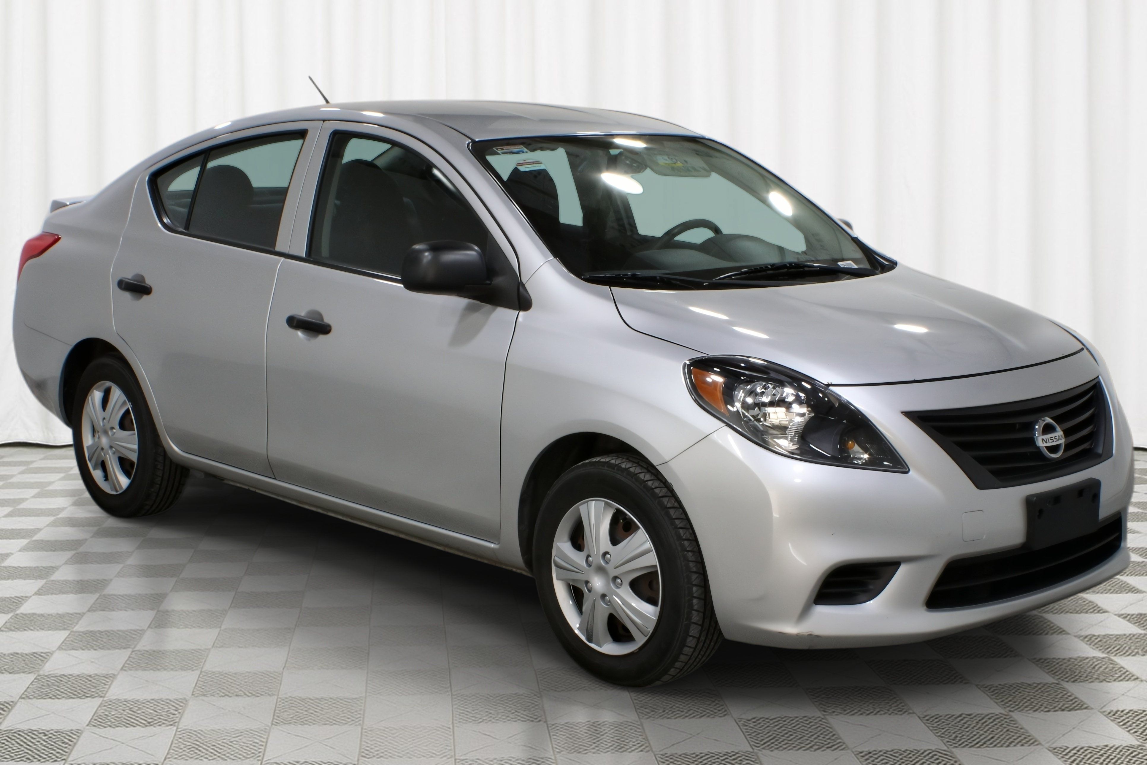 Used 2014 Nissan Versa S Plus FWD image 1