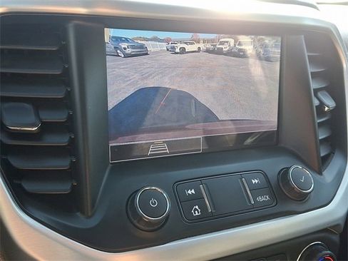 Used 2021 GMC Acadia SLE w/ Driver Convenience Package image 18