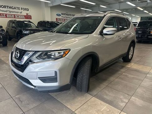 Used 2017 Nissan Rogue SV AWD/4WD image 14