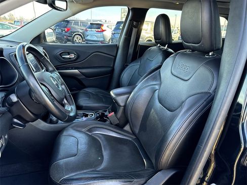 Used 2019 Jeep Cherokee Limited w/ Technology Group image 11