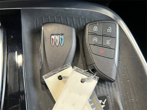Used 2025 Buick Enclave Preferred w/ Power Package image 25