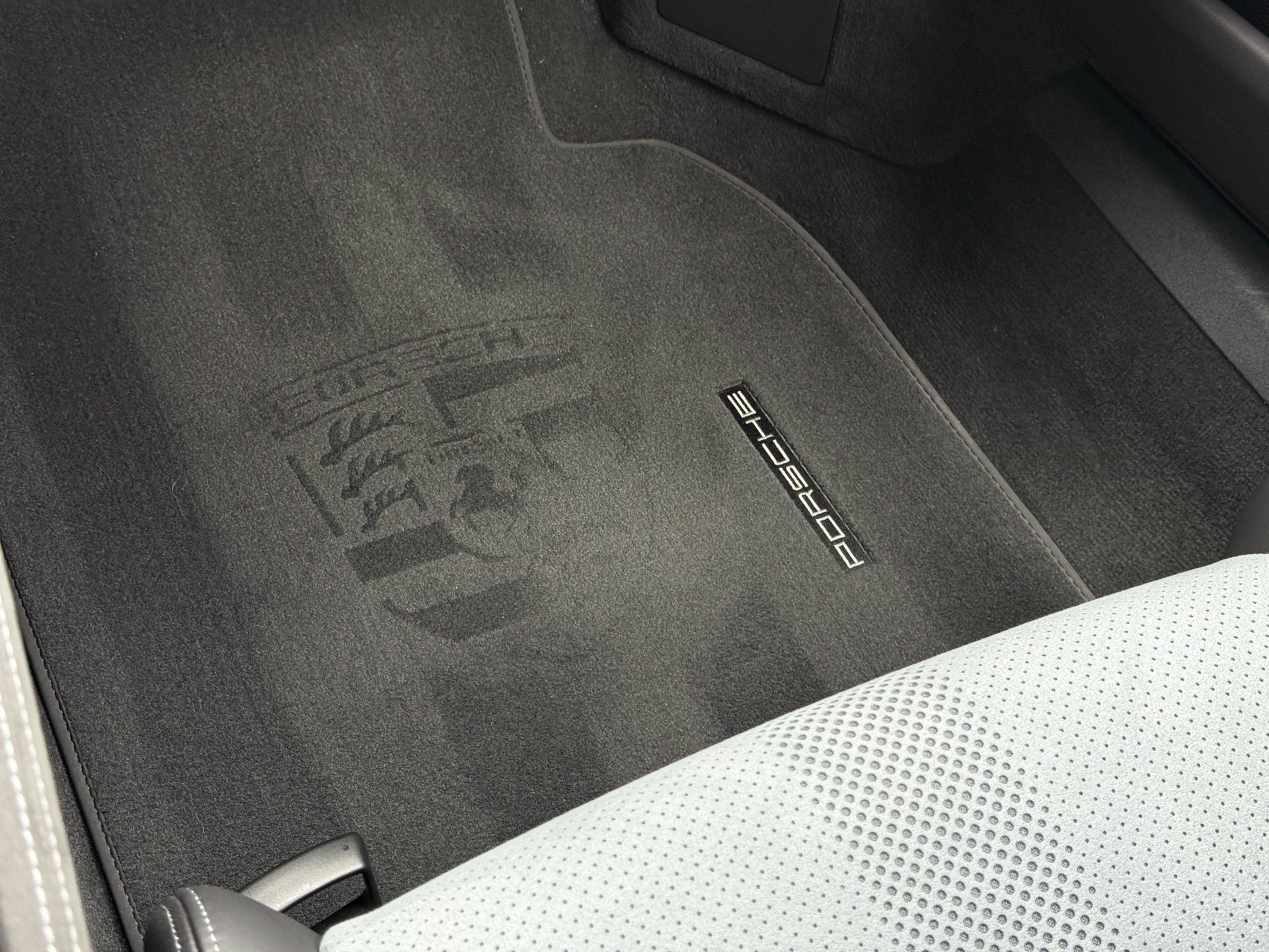 Certified 2024 Porsche 718 Cayman GT4 RS RWD image 29