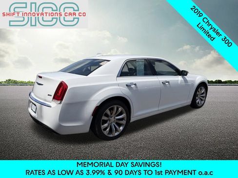 Used 2019 Chrysler 300 Limited RWD image 6