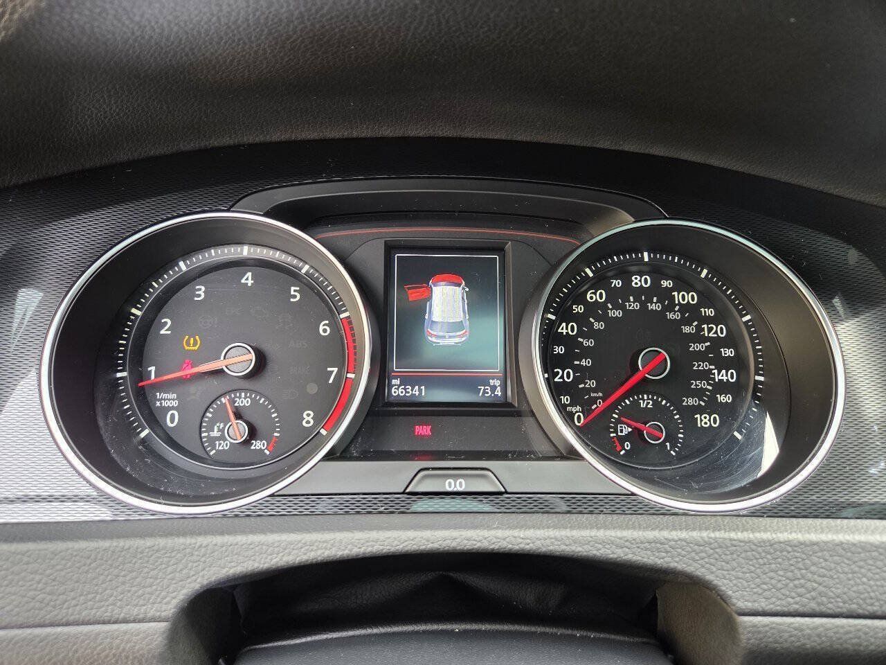 Used 2017 Volkswagen GTI SE FWD image 11