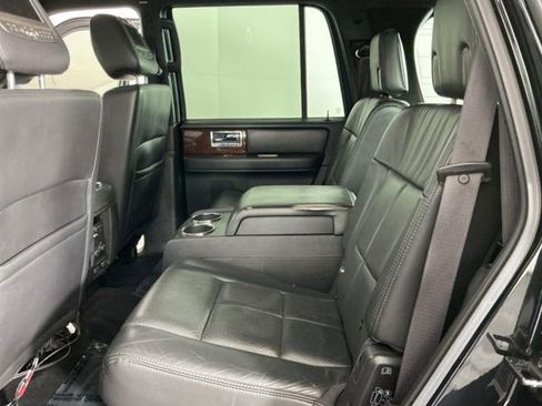 Used 2011 Lincoln Navigator Ultimate AWD/4WD image 22