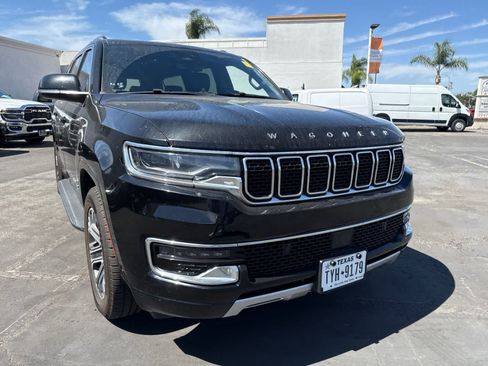 Used 2024 Jeep Wagoneer L Series II RWD image 7