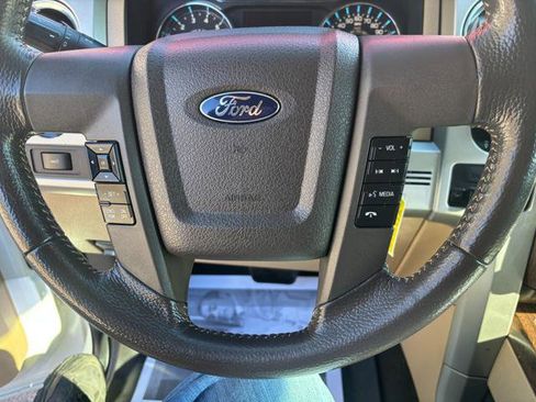 Used 2014 Ford F150 Lariat w/ Lariat Chrome Package image 30