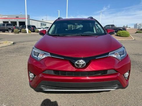 Used 2018 Toyota RAV4 Limited w/ Carpet Mat Package FWD image 2