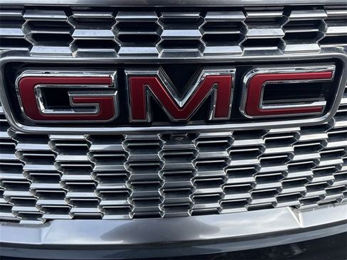Certified 2021 GMC Yukon Denali w/ Denali Premium Package image 32
