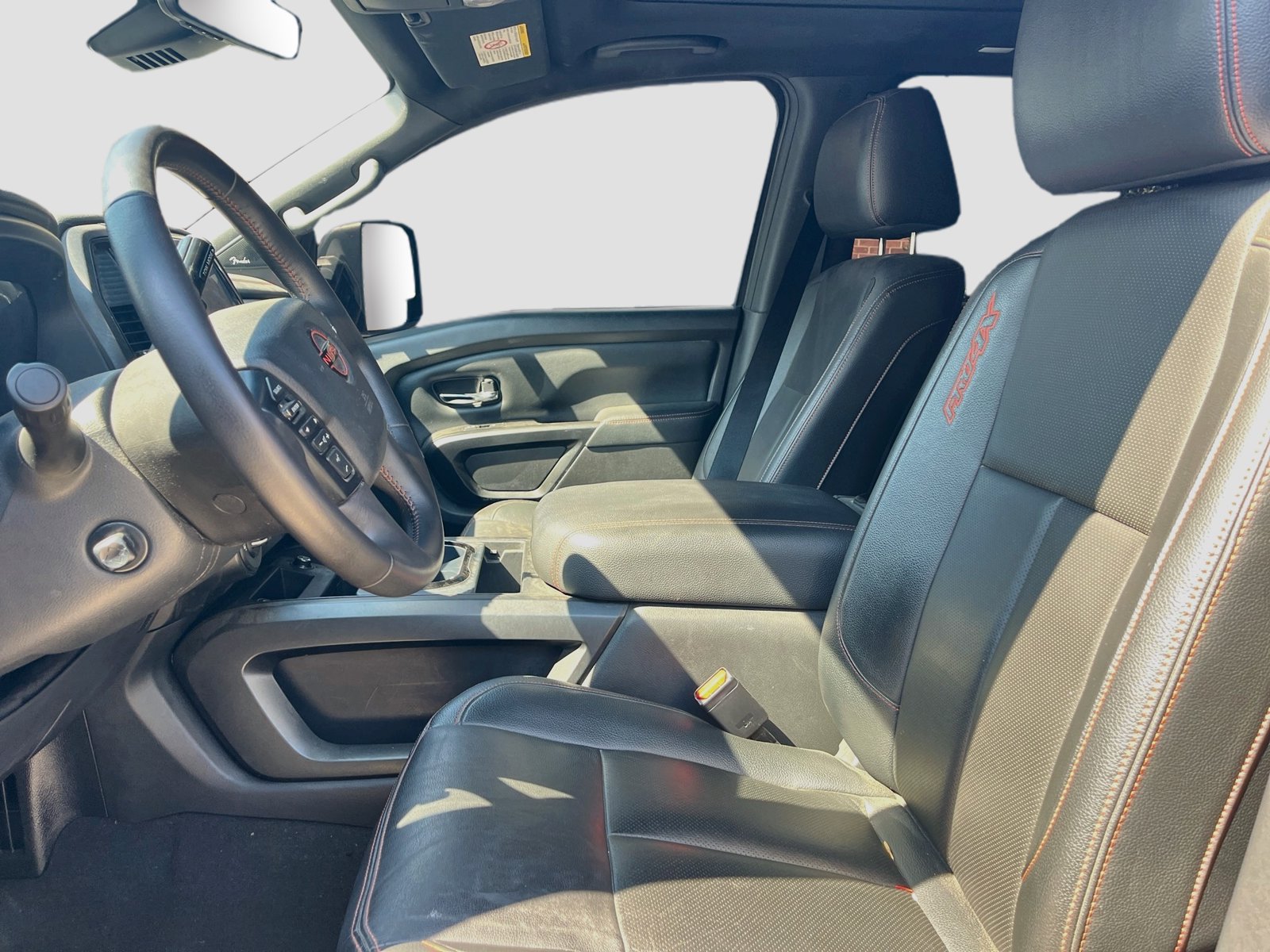 Used 2024 Nissan Titan PRO-4X w/ Pro-4x Convenience Package AWD/4WD image 22
