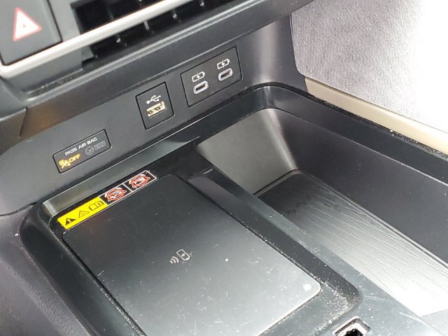 Used 2025 Toyota Camry LE FWD image 17