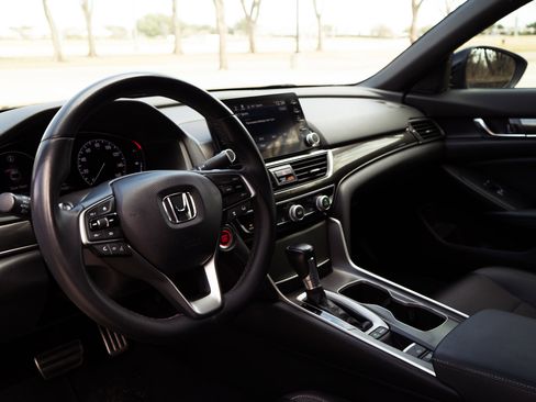 Used 2019 Honda Accord Sport image 16