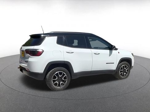 Used 2025 Jeep Compass Trailhawk w/ Trailer Tow Group AWD/4WD image 16