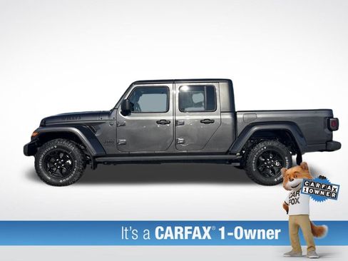Used 2022 Jeep Gladiator Sport image 2