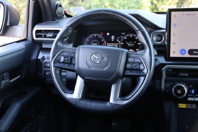 Used 2025 Toyota 4Runner Limited AWD/4WD image 27