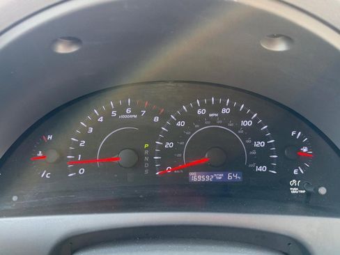 Used 2011 Toyota Camry LE image 27