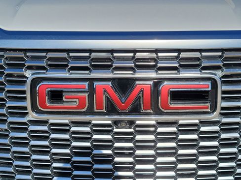 Used 2023 GMC Yukon XL Denali AWD/4WD image 32