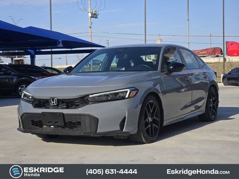Used 2025 Honda Civic Sport image 3
