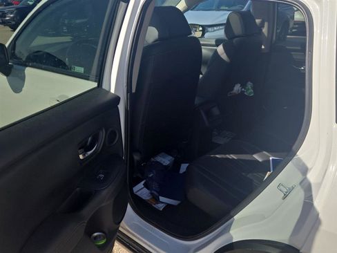 Used 2024 Honda HR-V EX-L image 7