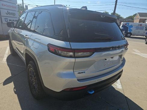 Certified 2024 Jeep Grand Cherokee Trailhawk w/ Advanced Protech Group II AWD/4WD image 12