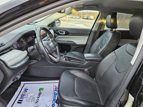 Used 2022 Jeep Compass Limited image 23