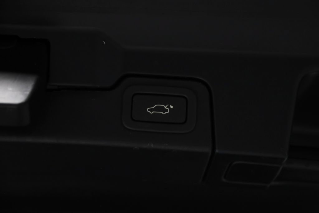 Used 2018 Land Rover Range Rover Evoque SE AWD/4WD image 31