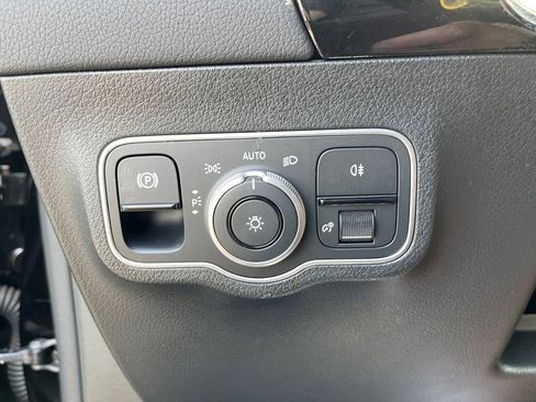 Used 2025 Mercedes-Benz GLA 250 4MATIC image 24