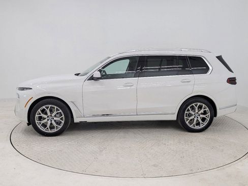 Used 2025 BMW X7 xDrive40i w/ Premium Package image 2