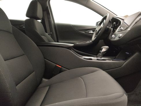 Used 2025 Chevrolet Malibu LT FWD image 21