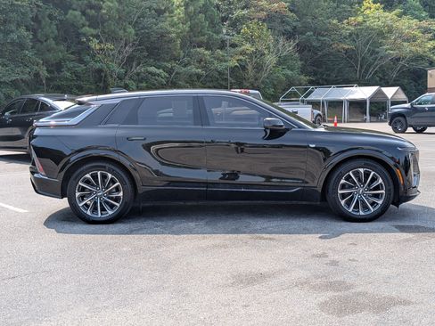 Used 2024 Cadillac Lyriq Sport RWD image 10