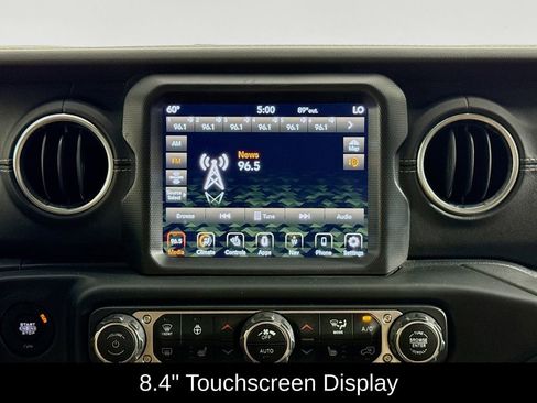 Used 2020 Jeep Wrangler Unlimited Sahara image 23