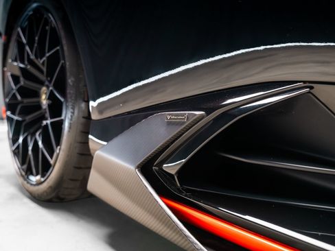 Used 2021 Lamborghini Huracan STO RWD image 31