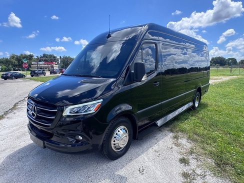 Used 2023 Mercedes-Benz Sprinter 3500 image 6