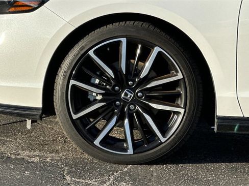 Used 2023 Honda Accord Touring image 32