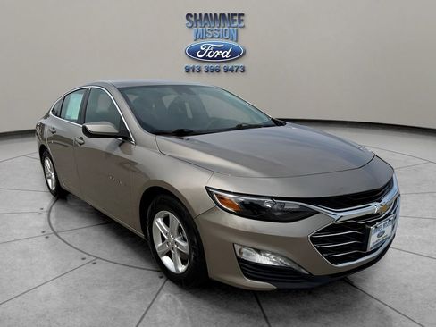 Used 2023 Chevrolet Malibu LT image 3