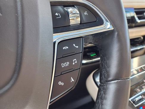 Certified 2022 Lincoln Nautilus Reserve image 2