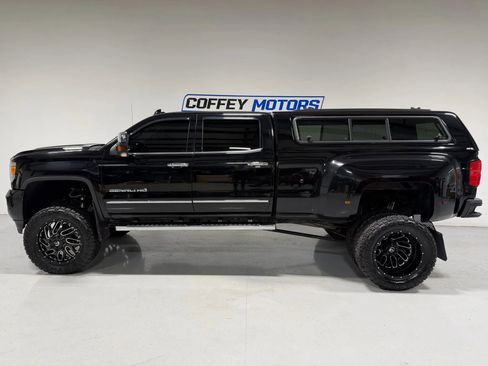 Used 2018 GMC Sierra 3500 Denali w/ Duramax Plus Package image 3