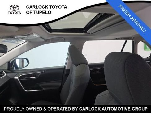 Used 2021 Toyota RAV4 XLE w/ Convenience Package FWD image 10